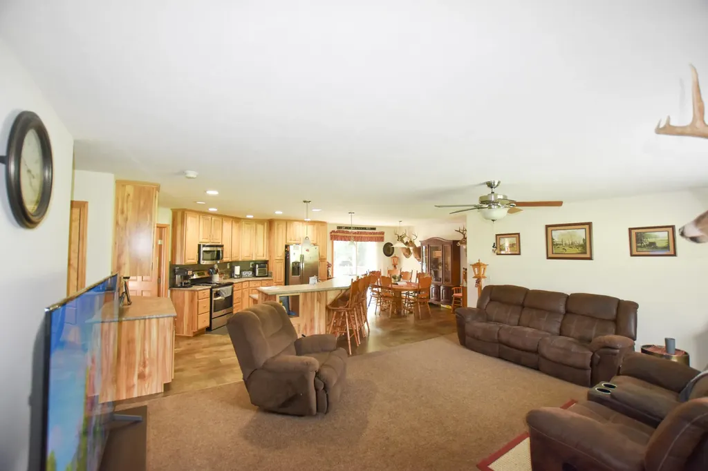 444 May Hollow Road Tollesboro KY 41189