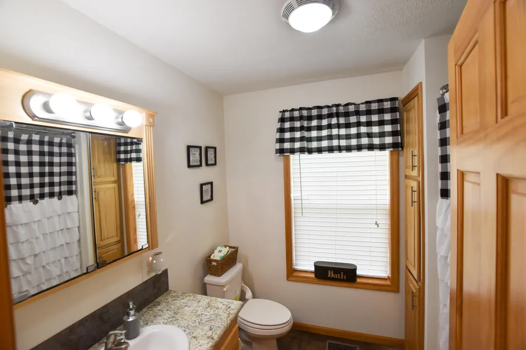 444 May Hollow Road Tollesboro KY 41189