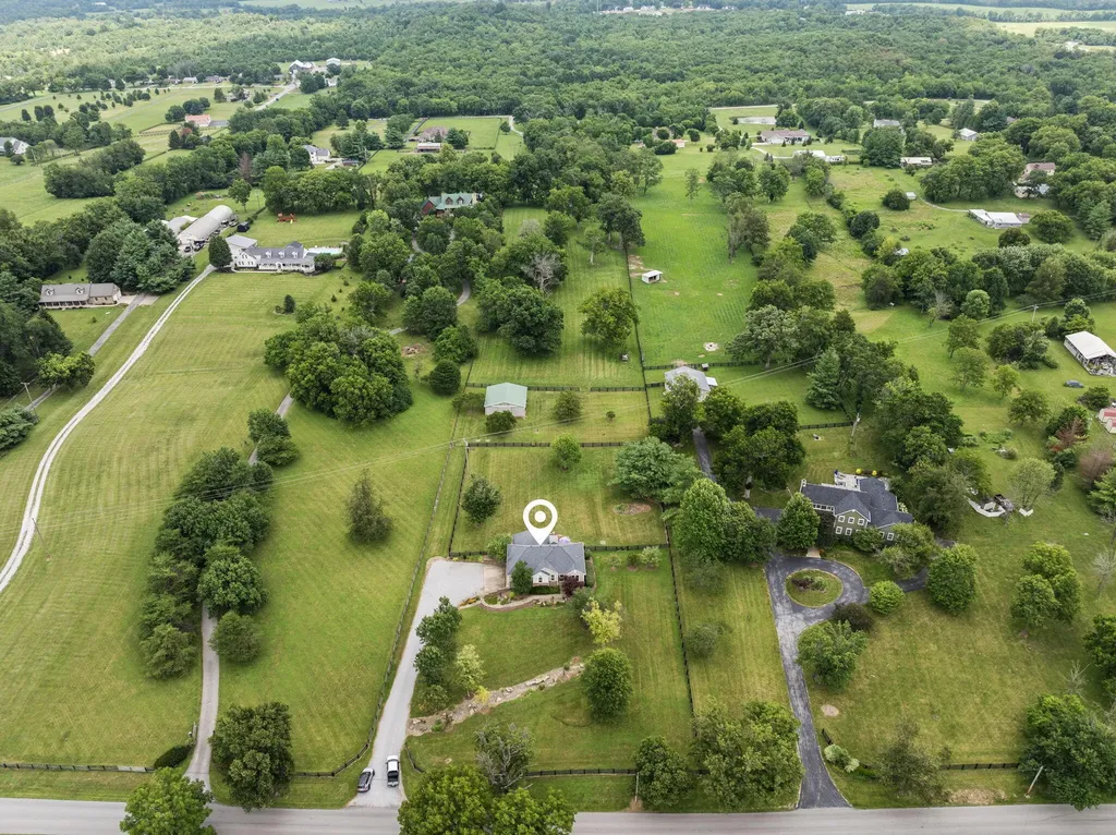 1208 Clear Creek Road Nicholasville KY 40356