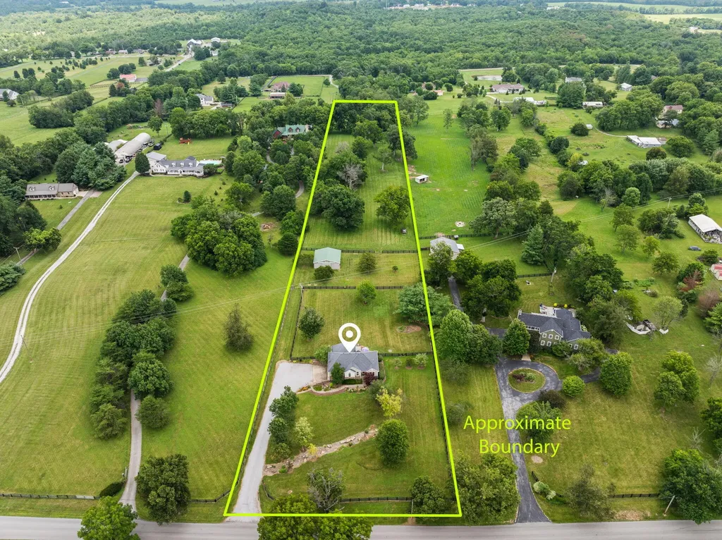 1208 Clear Creek Road Nicholasville KY 40356