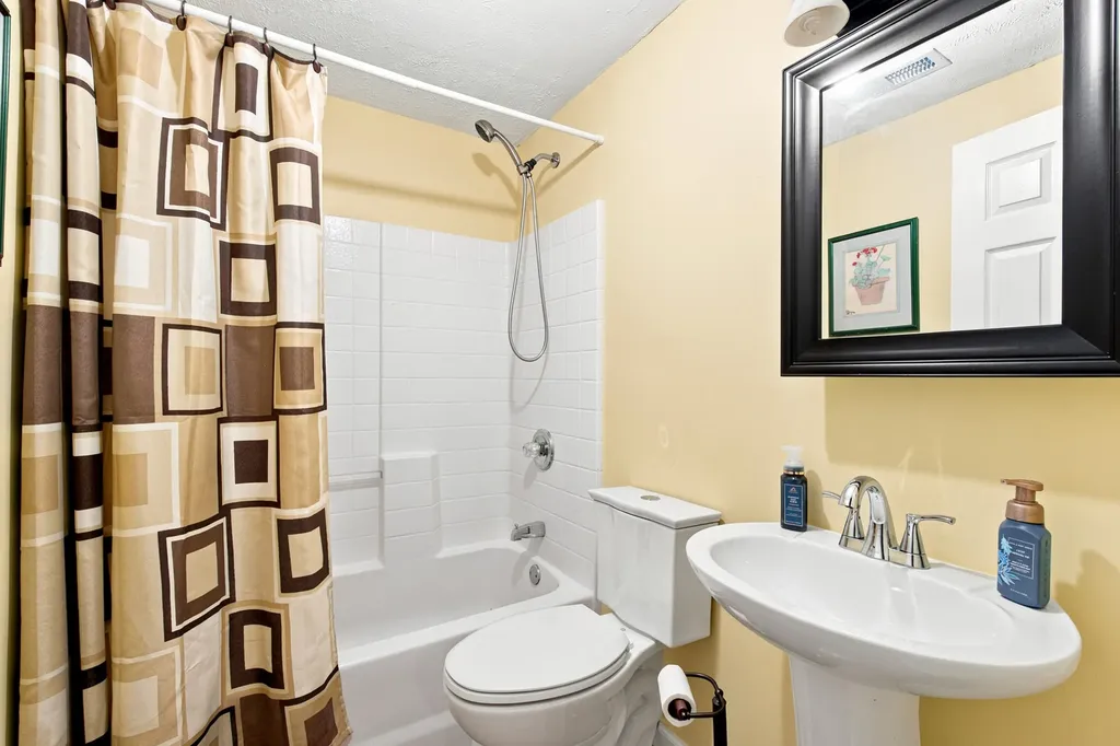 1208 Clear Creek Road Nicholasville KY 40356