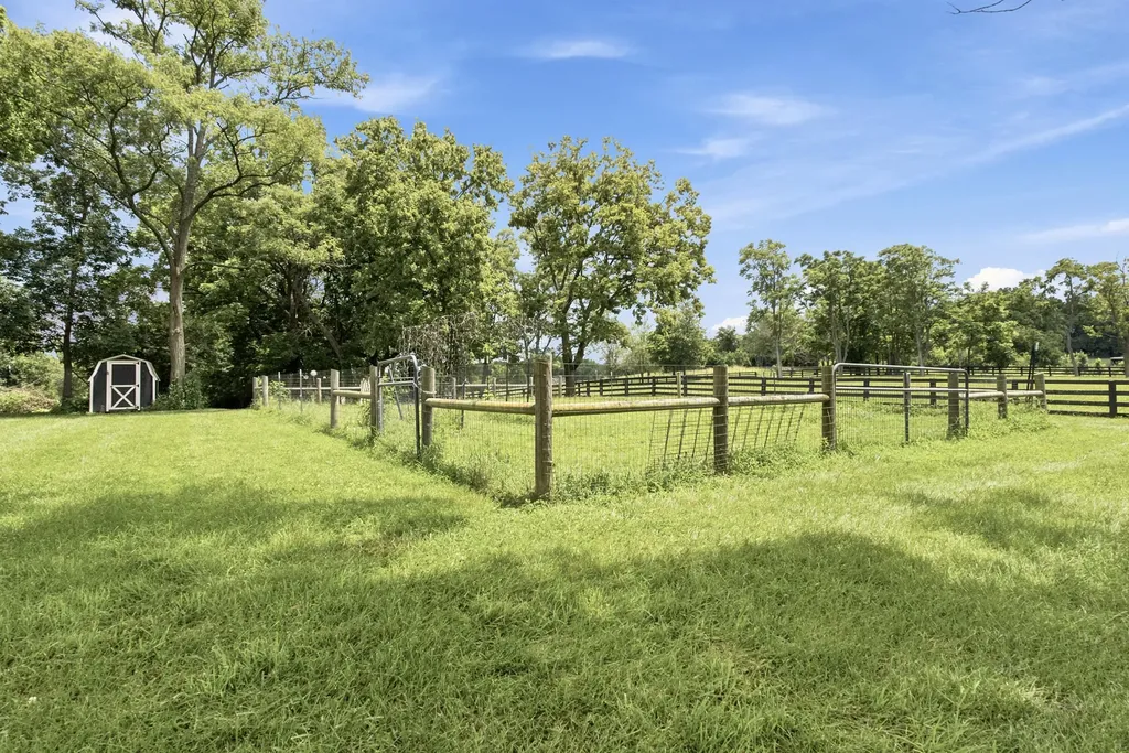 1208 Clear Creek Road Nicholasville KY 40356