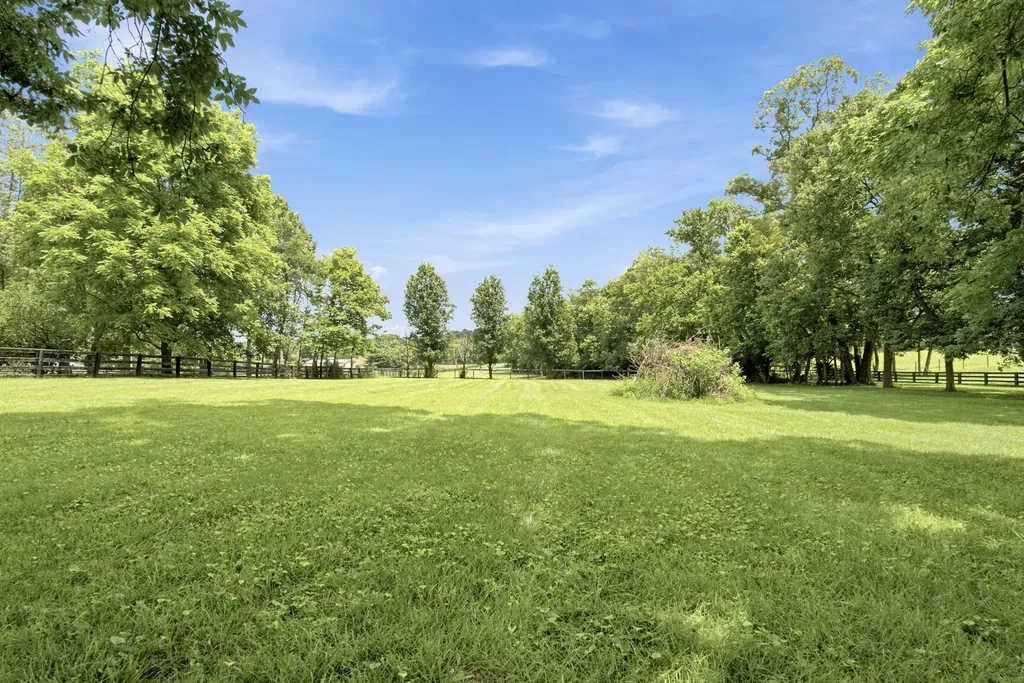 1208 Clear Creek Road Nicholasville KY 40356