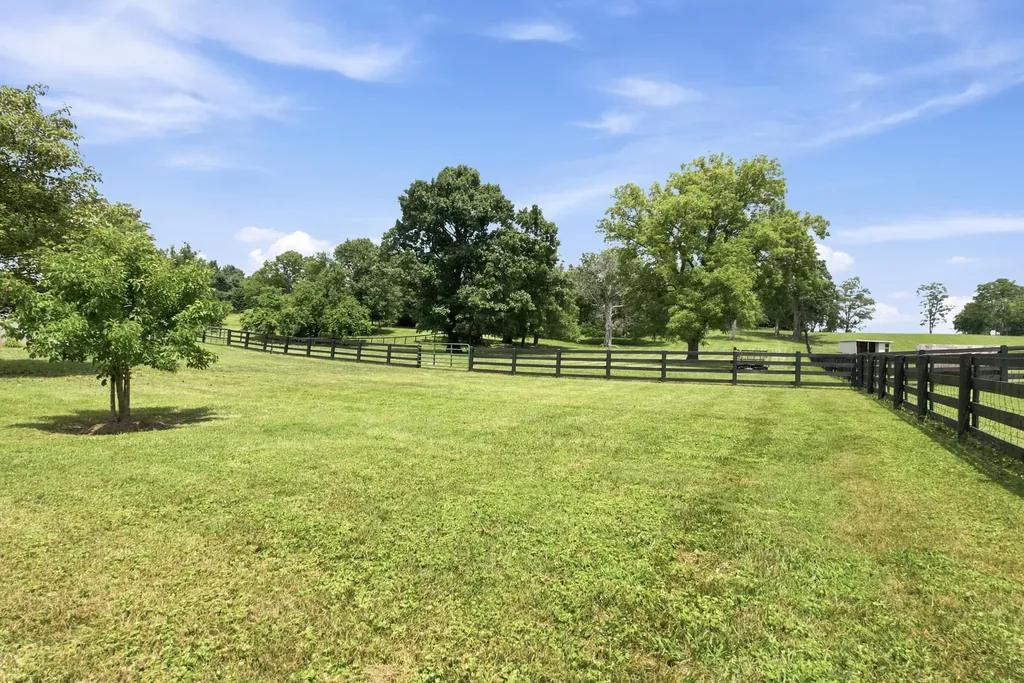 1208 Clear Creek Road Nicholasville KY 40356