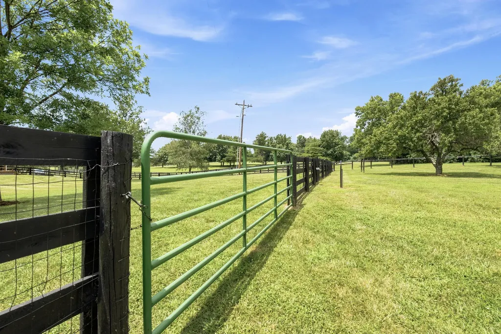 1208 Clear Creek Road Nicholasville KY 40356