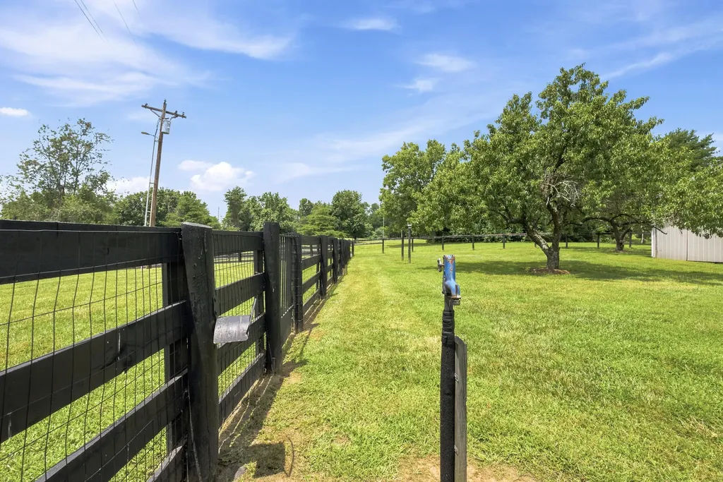 1208 Clear Creek Road Nicholasville KY 40356