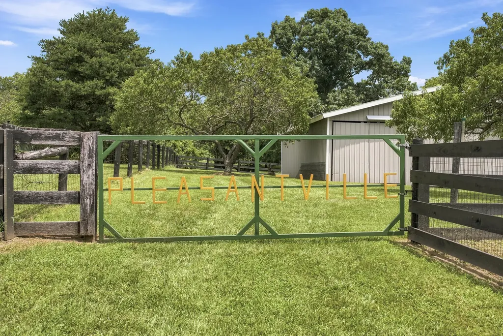 1208 Clear Creek Road Nicholasville KY 40356