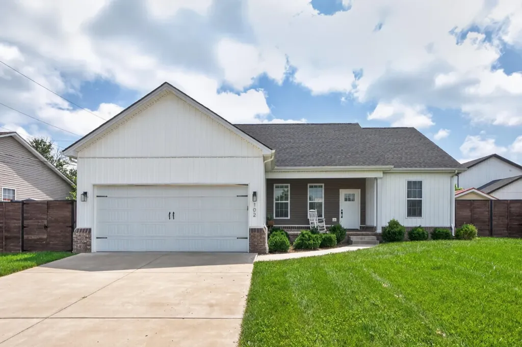 102 Jessamine Avenue Nicholasville KY 40356