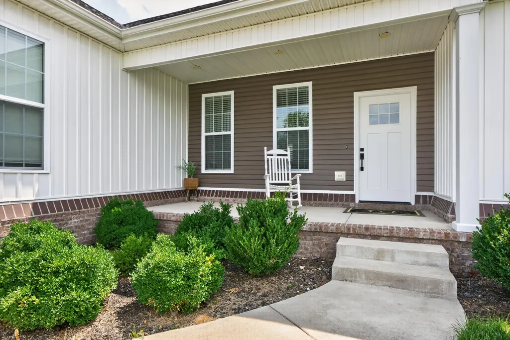102 Jessamine Avenue Nicholasville KY 40356