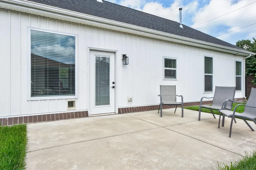 102 Jessamine Avenue Nicholasville KY 40356