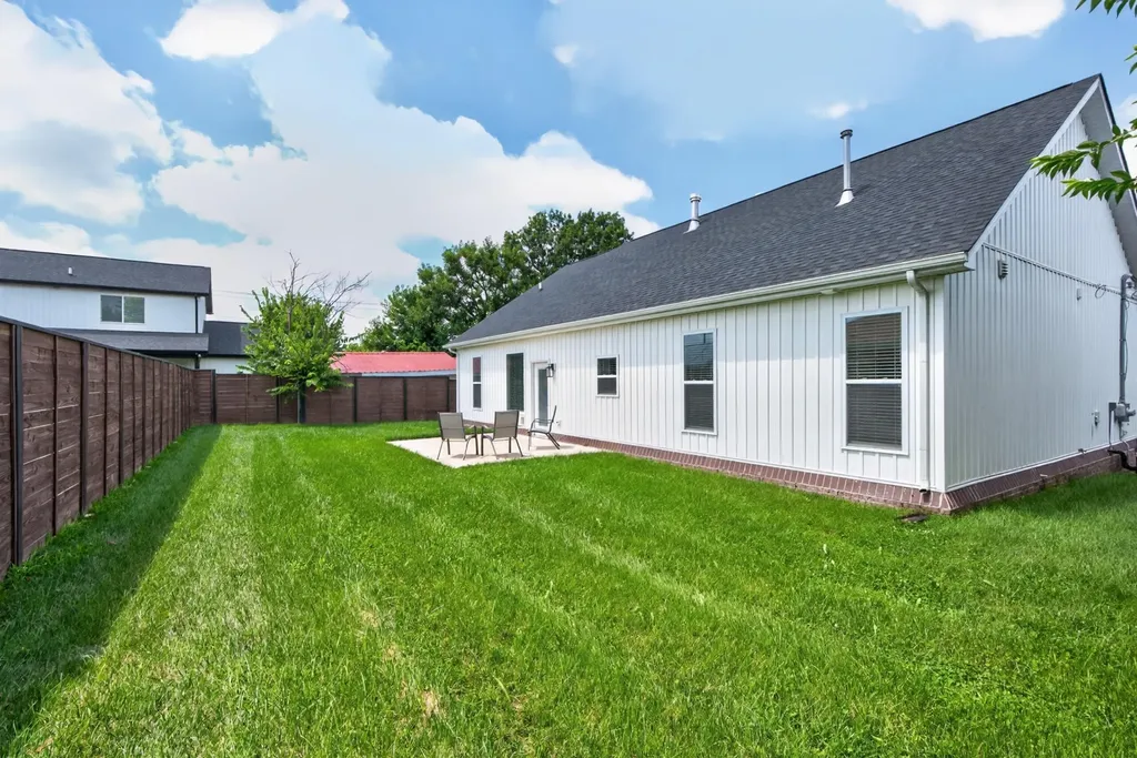 102 Jessamine Avenue Nicholasville KY 40356