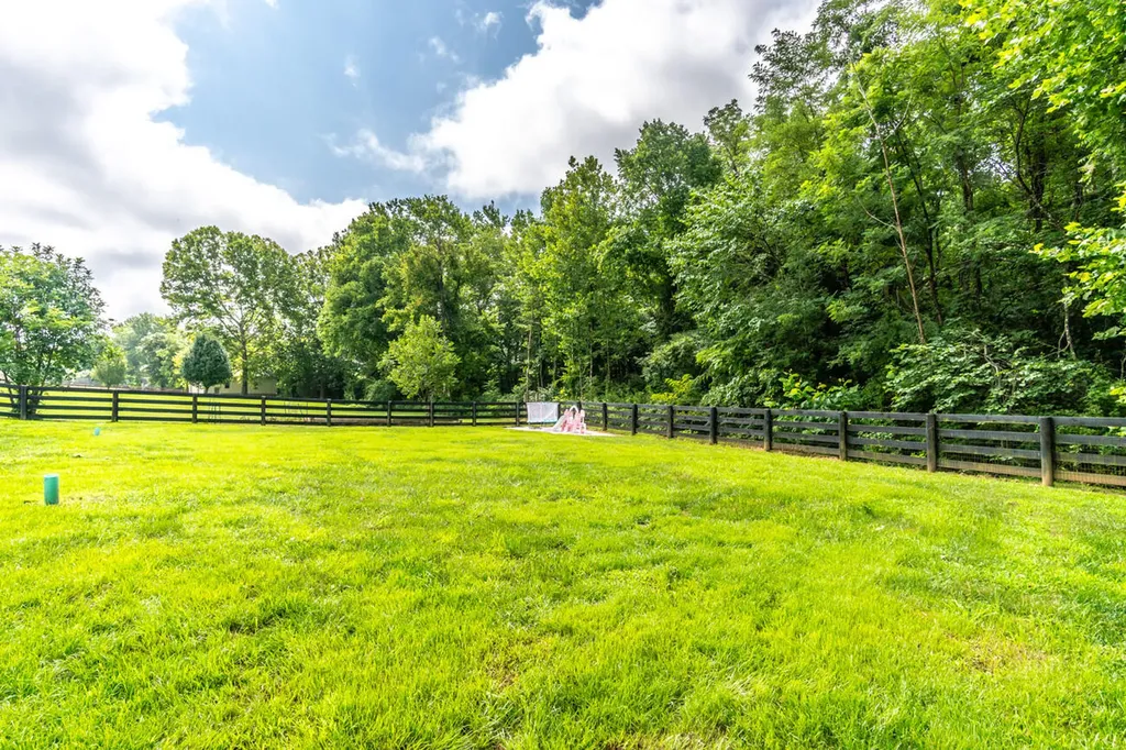 298 Waco Heights Waco KY 40385