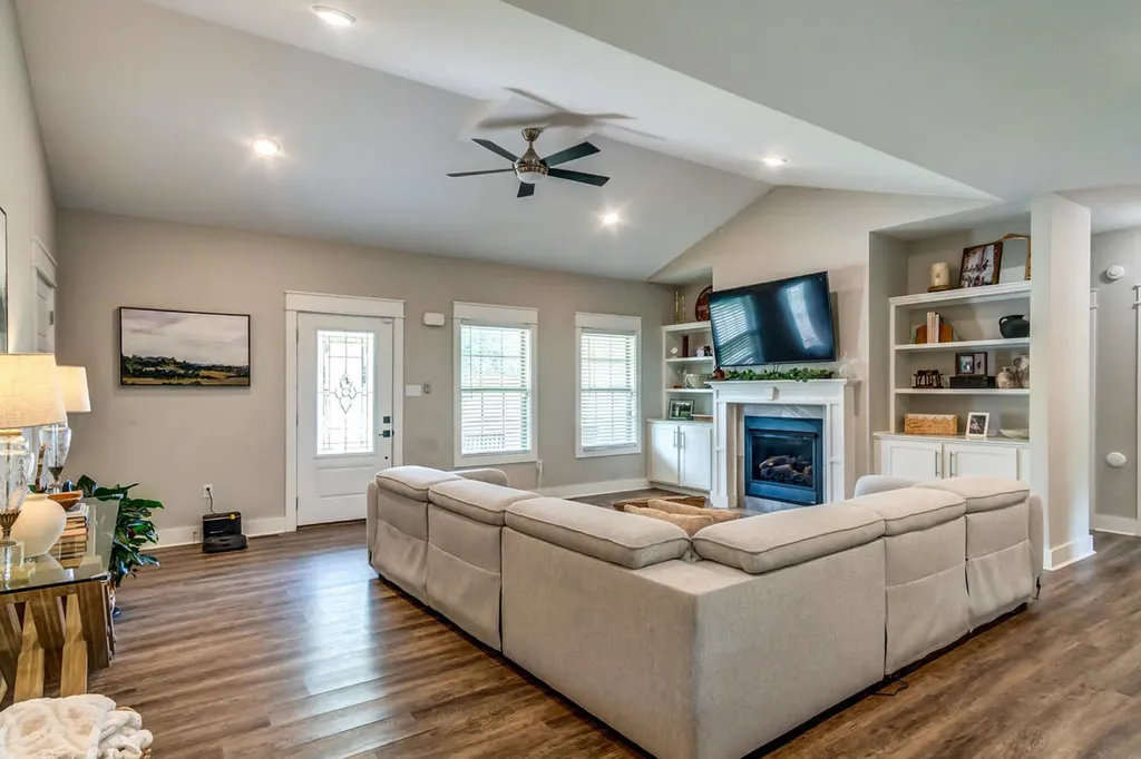 298 Waco Heights Waco KY 40385