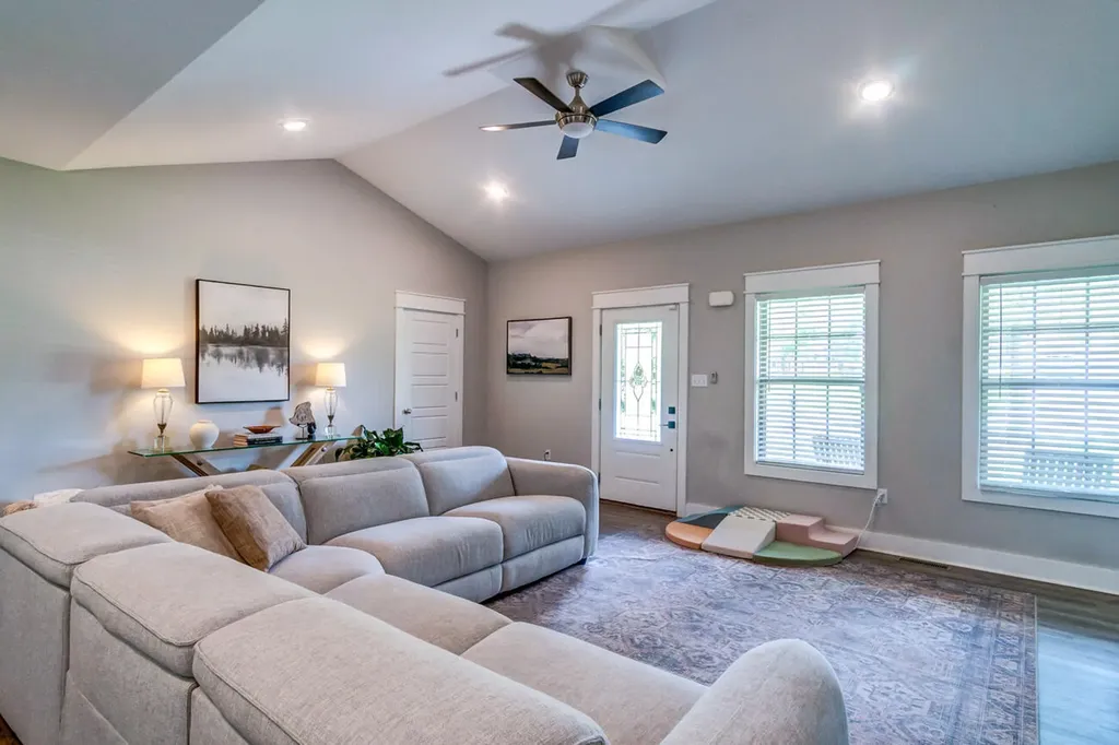 298 Waco Heights Waco KY 40385