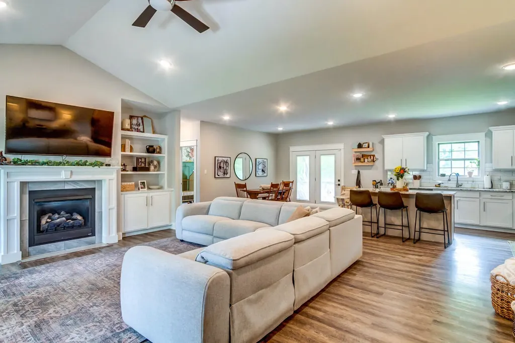 298 Waco Heights Waco KY 40385