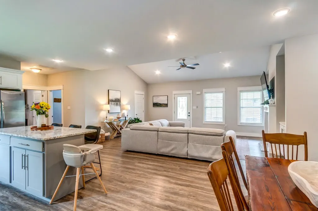 298 Waco Heights Waco KY 40385