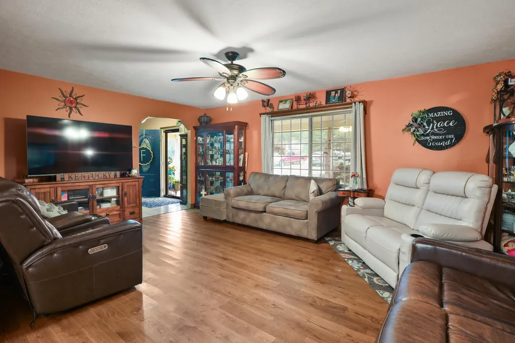 322 Spring Cut Circle Corbin KY 40701