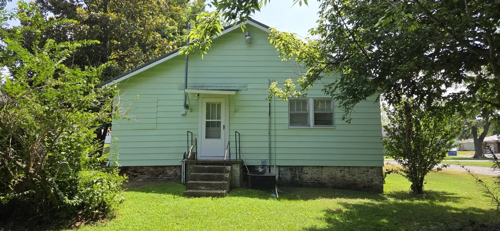 915 S 10th Mayfield KY 42066