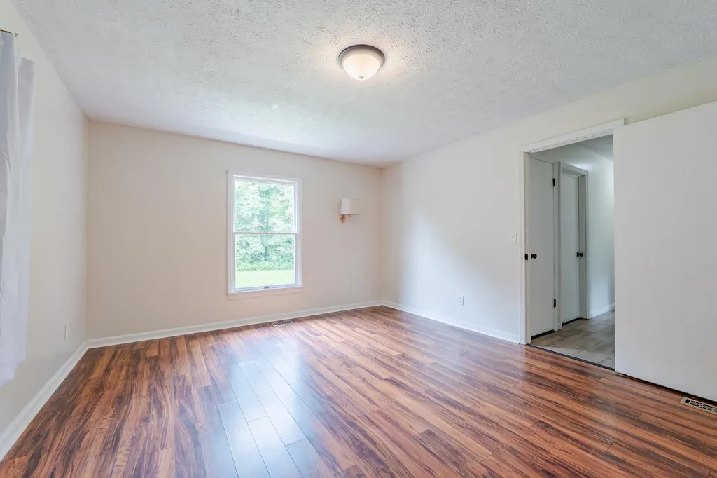 29 Kg Estates Road Louisa KY 41230