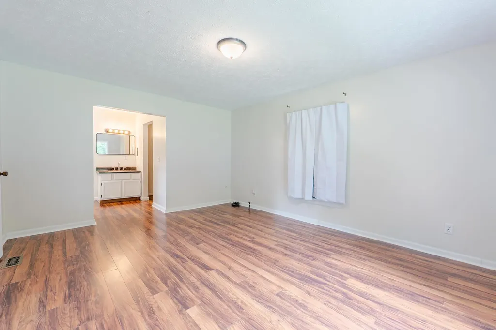 29 Kg Estates Road Louisa KY 41230