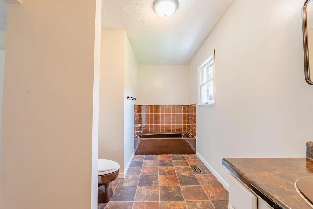 29 Kg Estates Road Louisa KY 41230
