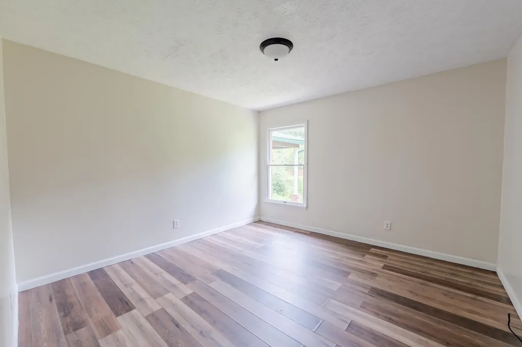 29 Kg Estates Road Louisa KY 41230