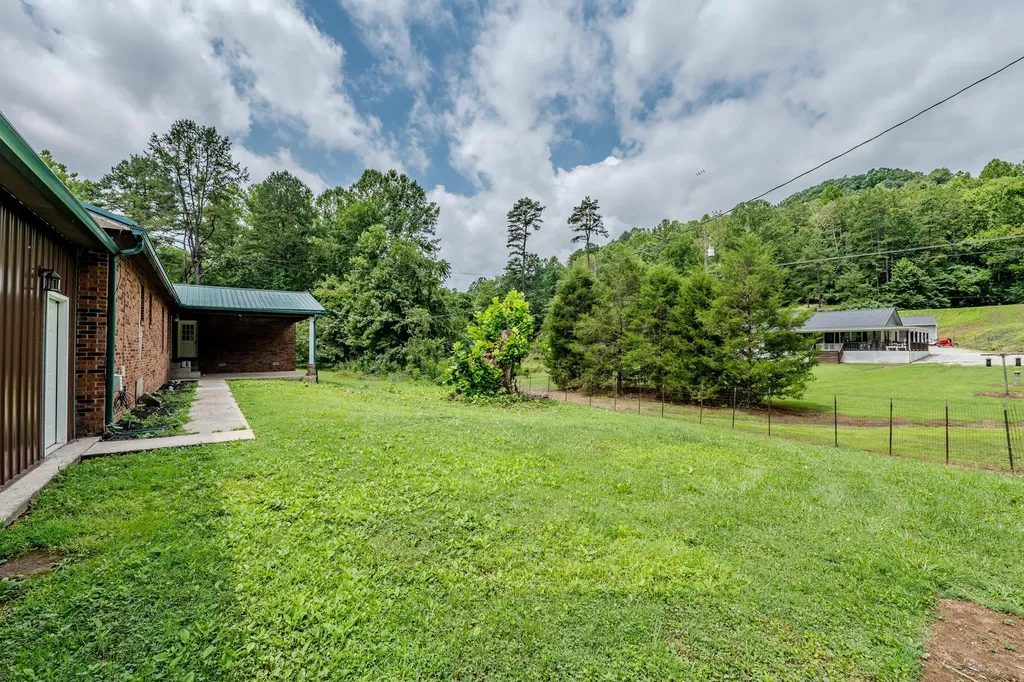 29 Kg Estates Road Louisa KY 41230