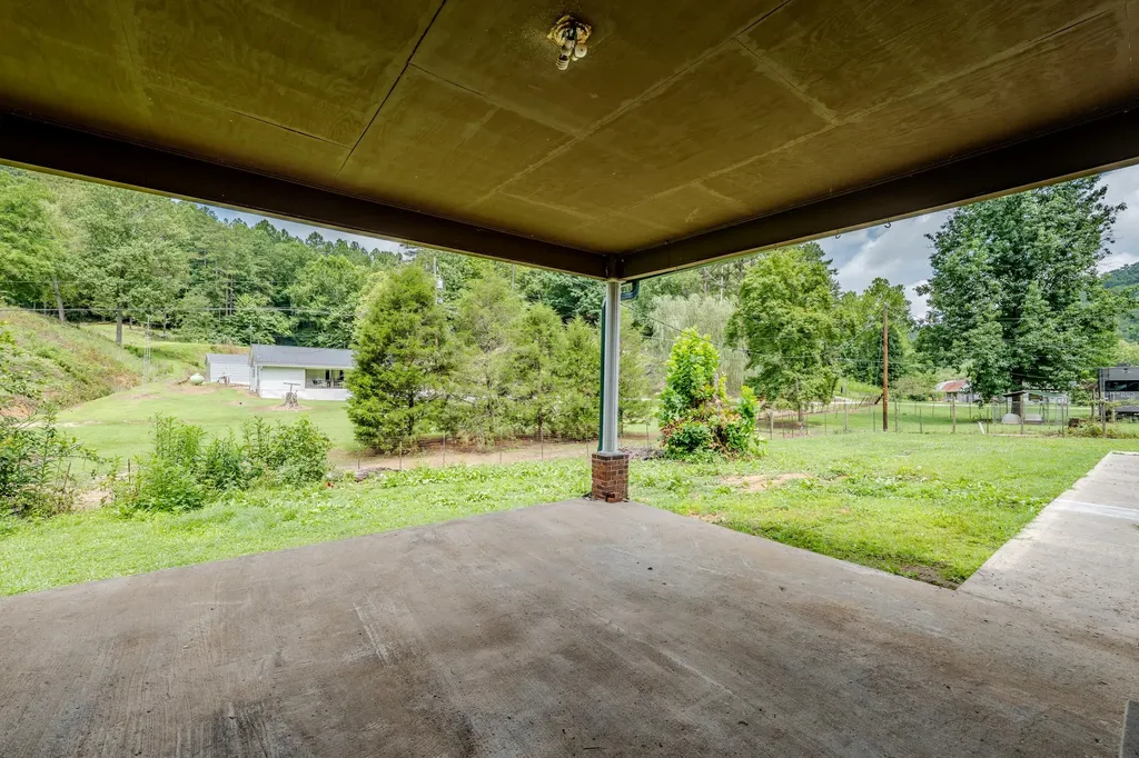 29 Kg Estates Road Louisa KY 41230