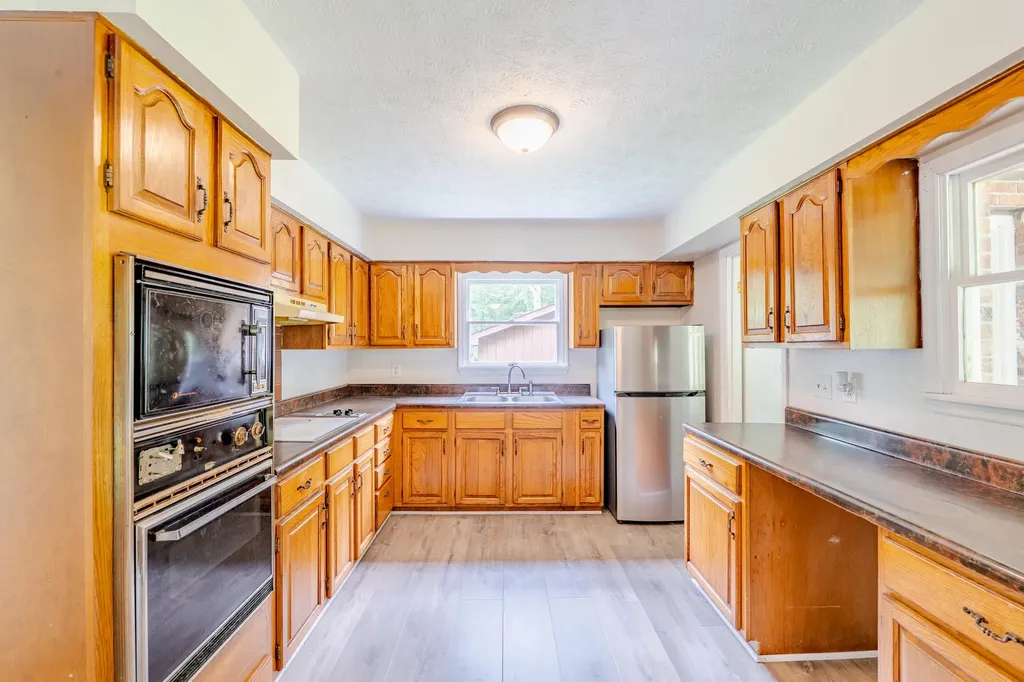 29 Kg Estates Road Louisa KY 41230