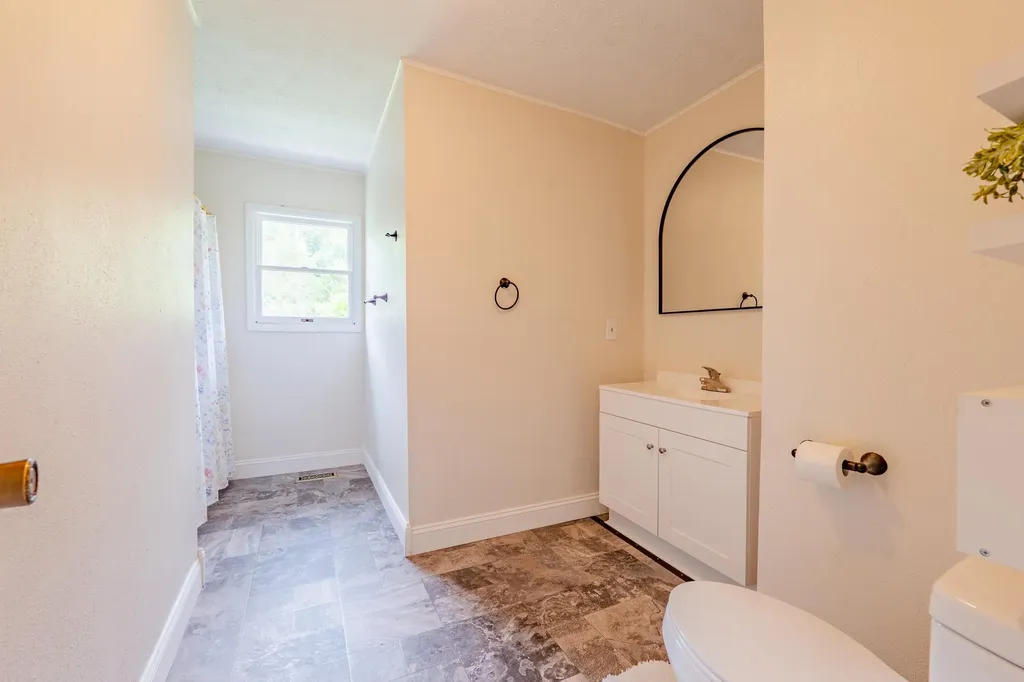 29 Kg Estates Road Louisa KY 41230