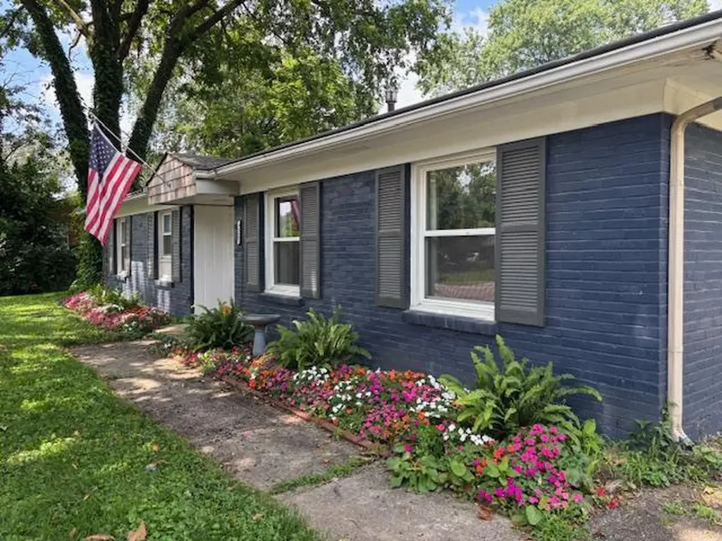 3527 Greentree Road Lexington KY 40517