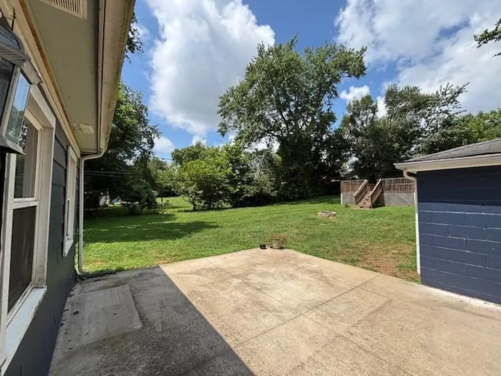 3527 Greentree Road Lexington KY 40517