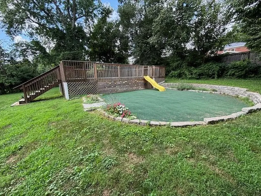 3527 Greentree Road Lexington KY 40517