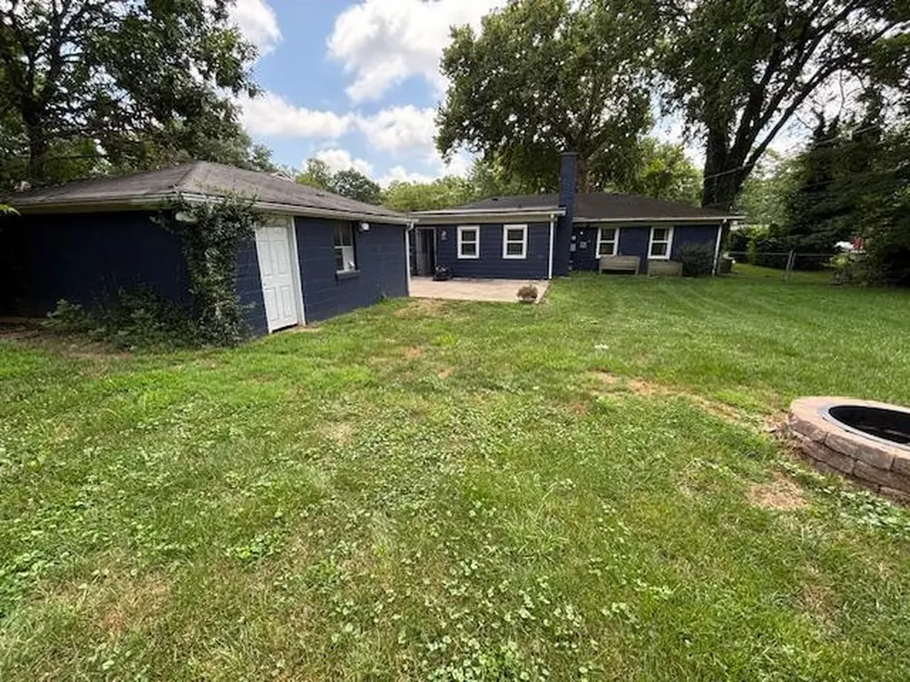 3527 Greentree Road Lexington KY 40517