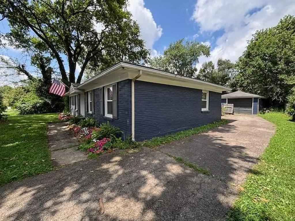 3527 Greentree Road Lexington KY 40517