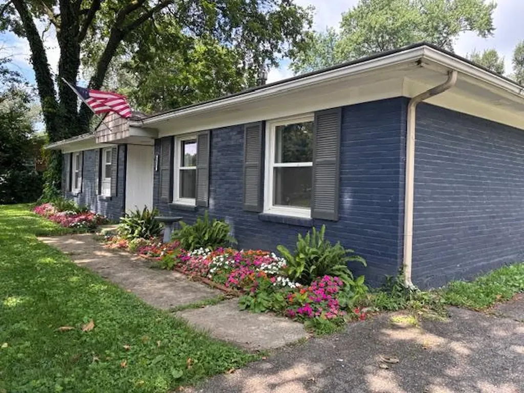 3527 Greentree Road Lexington KY 40517