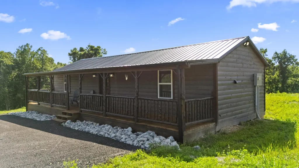 3048 Tarr Ridge Road Frenchburg KY 40322