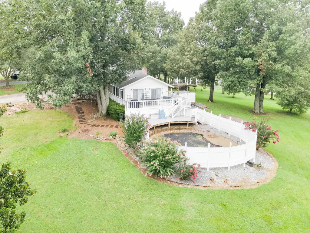 163 Rock Castle Road Gilbertsville KY 42044