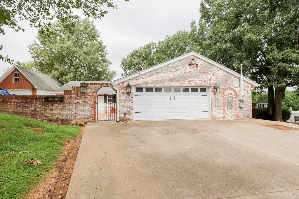 163 Rock Castle Road Gilbertsville KY 42044