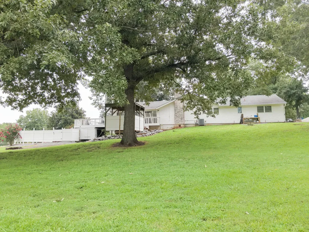 163 Rock Castle Road Gilbertsville KY 42044