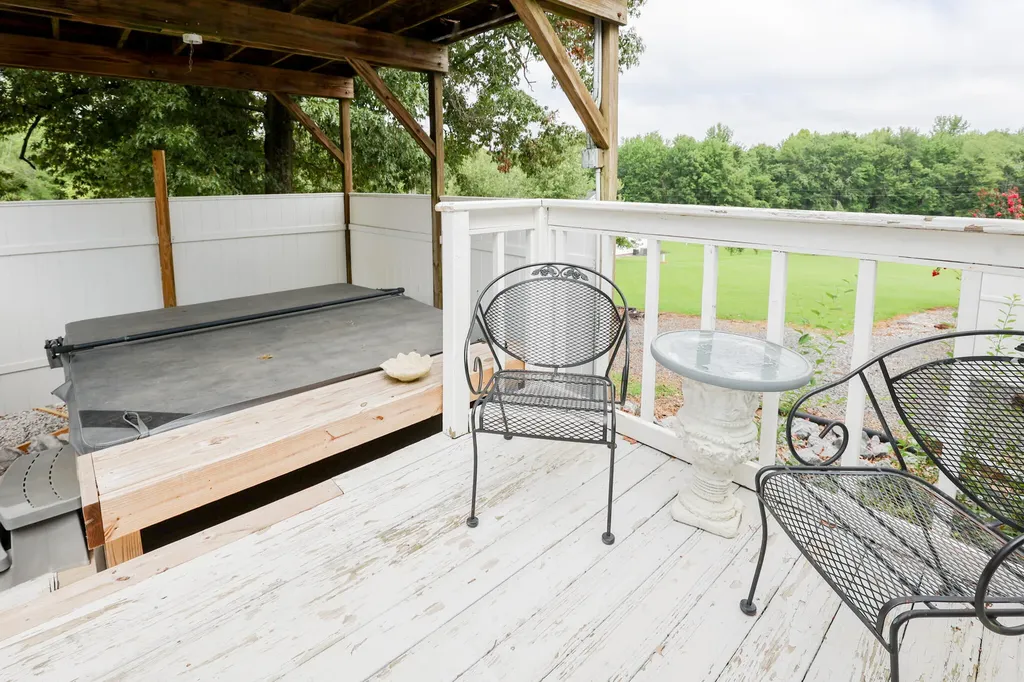 163 Rock Castle Road Gilbertsville KY 42044