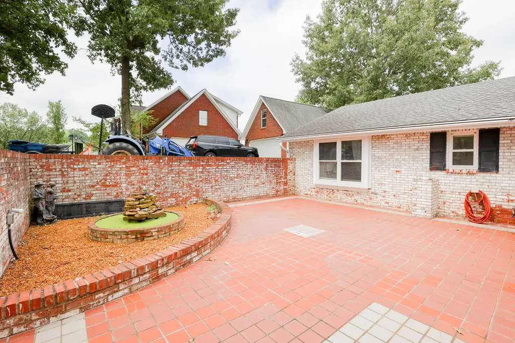 163 Rock Castle Road Gilbertsville KY 42044