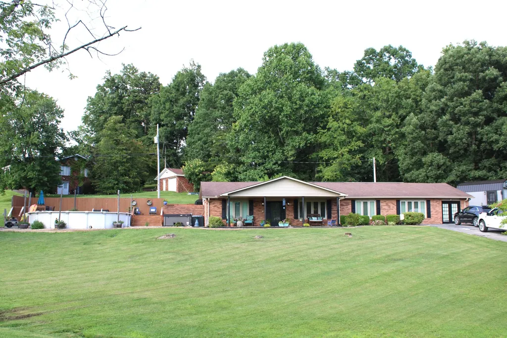 460 Combs Circle London KY 40744