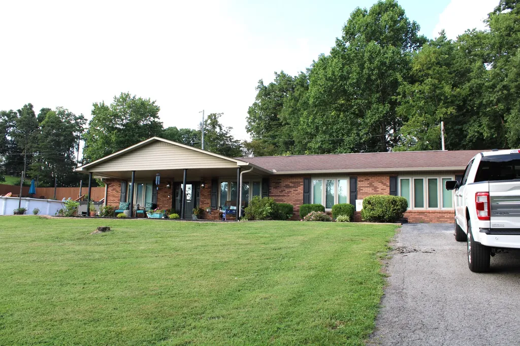 460 Combs Circle London KY 40744