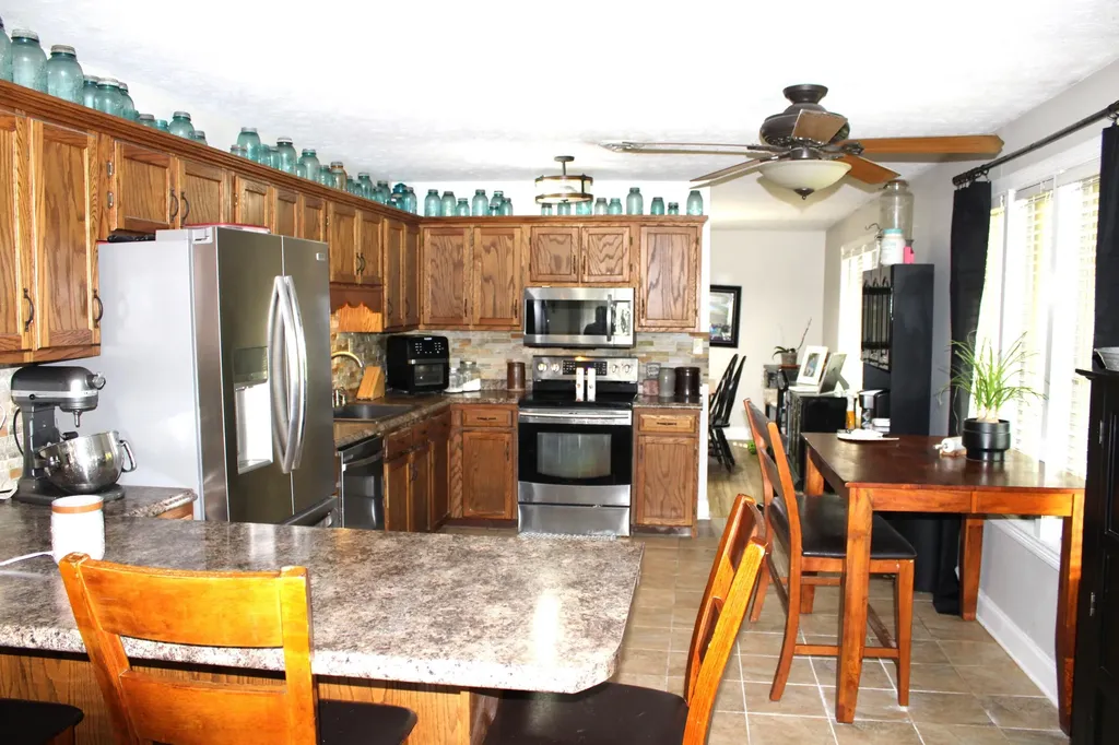 460 Combs Circle London KY 40744