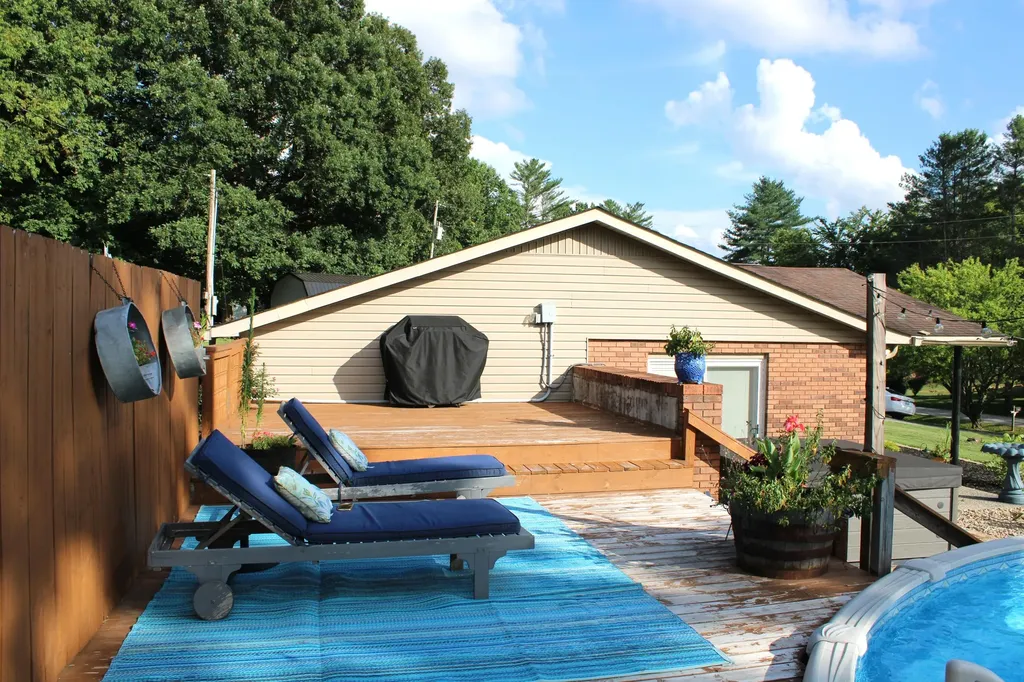 460 Combs Circle London KY 40744