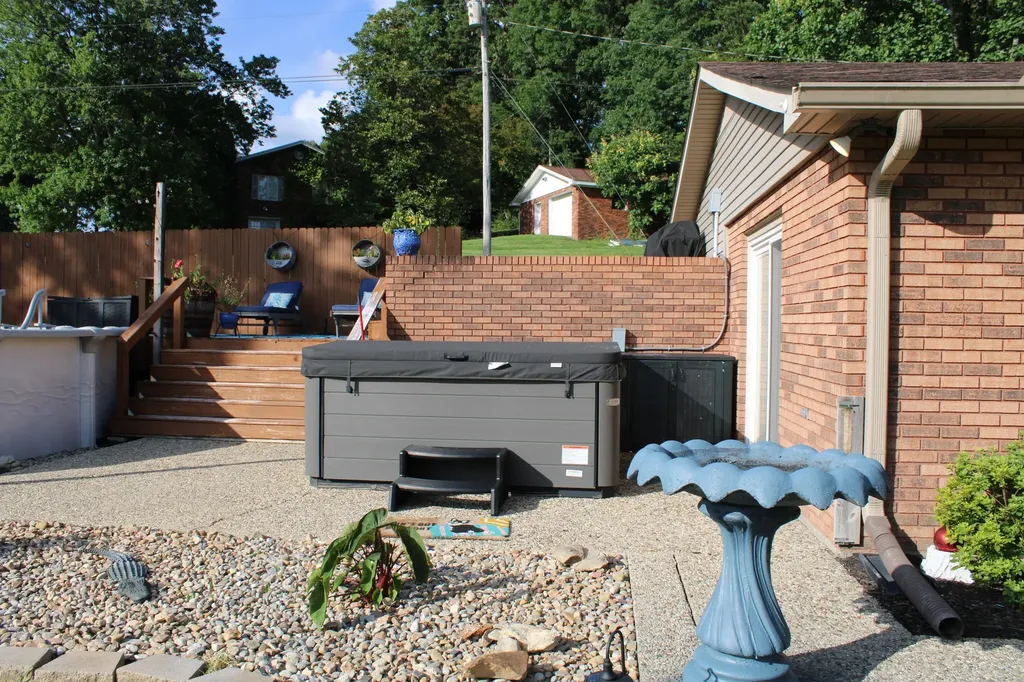 460 Combs Circle London KY 40744