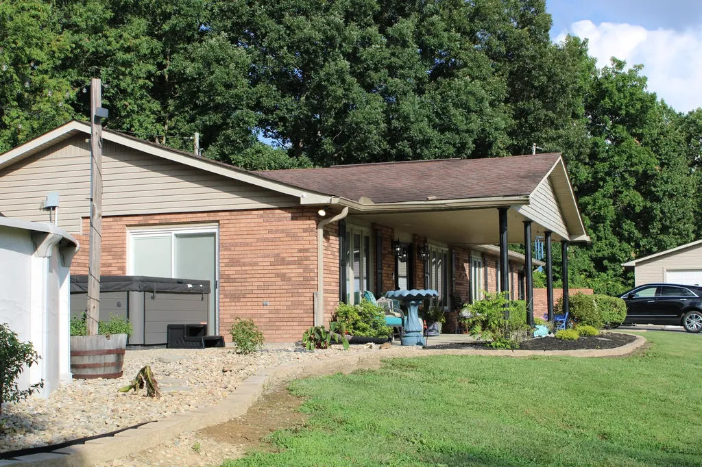 460 Combs Circle London KY 40744