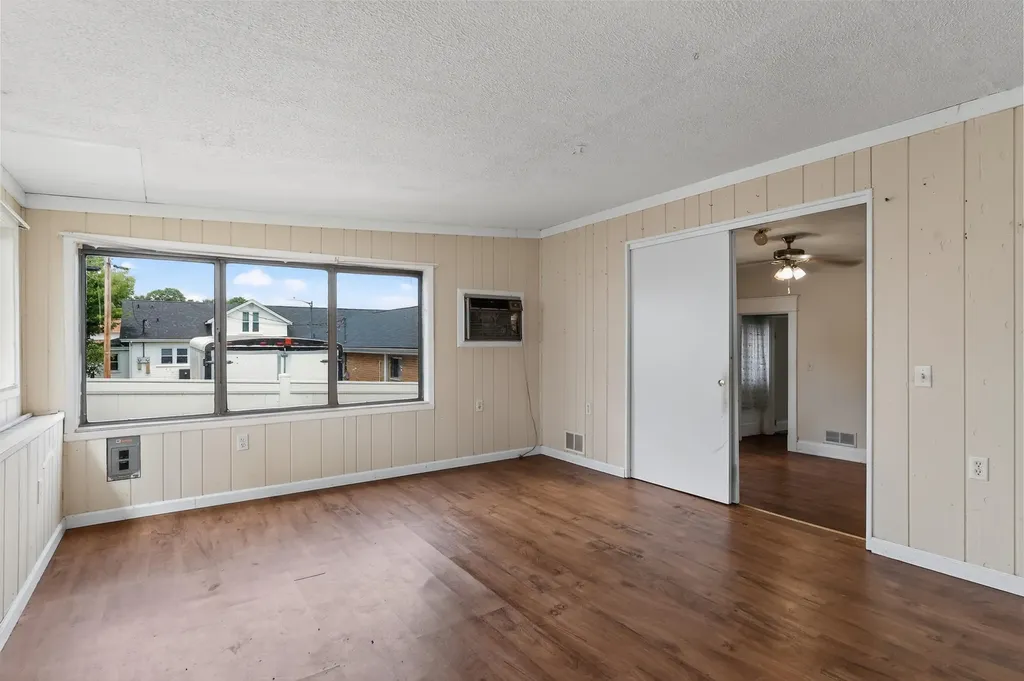 303 N Main Street Williamstown KY 41097