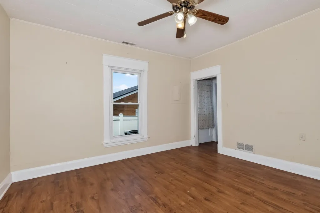 303 N Main Street Williamstown KY 41097